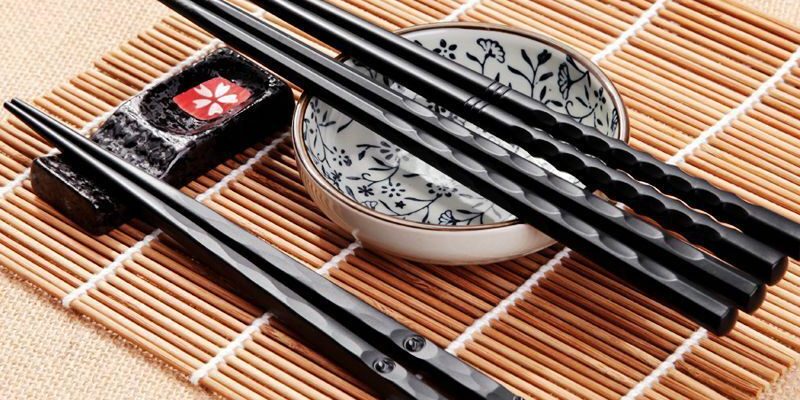 Cum mancam corect cu betisoarele chinezesti