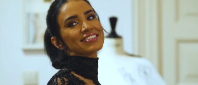 In spatele covorului rosu